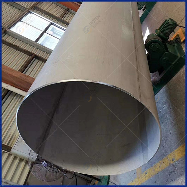 Stainless steel welded pipe