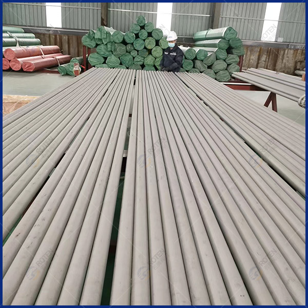 Stainless steel seamless pipe