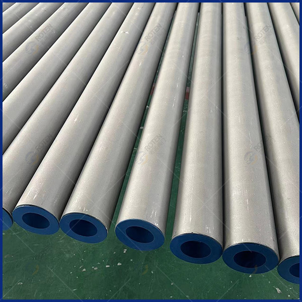 Stainless steel seamless pipe