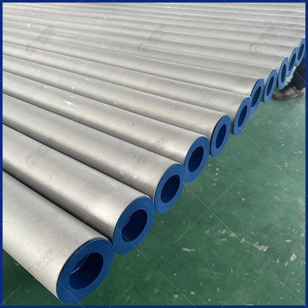 Stainless steel seamless pipe