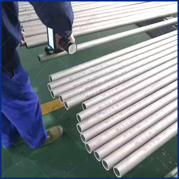 Stainless steel seamless pipe